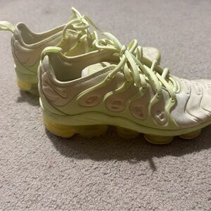 Nike women’s  Sneakers - Light Yellow